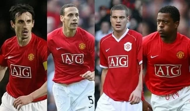 Hậu vệ: Rio Ferdinand, Nemanja Vidic, Patrice Evra, Gary Neville