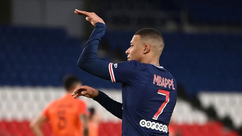 Những cống hiến không ngừng nghỉ của Mbappe