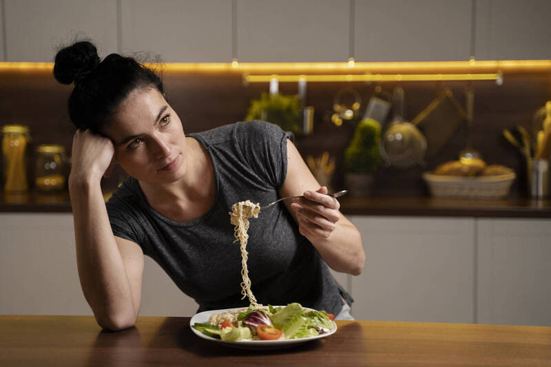 กินข้าว-เส้นน้อยลงแต่แต่น้ำตาลยังพุ่ง! หมอเผย 3 จุดบอดของการลดคาร์บ